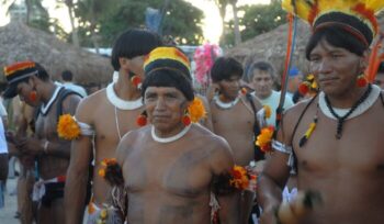 Indians of the Kuikuro ethnic group