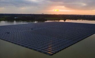 Zonnepark Bomhofsplas floating solar park